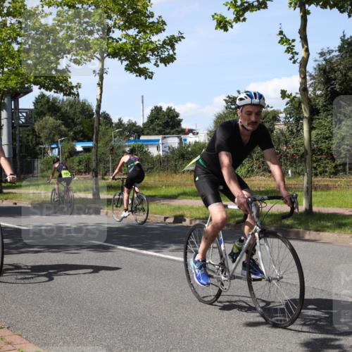10.08.2025 - GEWOBA Citytriathlon Bremen Yannick Fuchs http://msf.ph/oto/8541599 10.08.2025 14:29:36 Radfahren 117, 179, 206, 212, 226, 351, 365, 373, 405, 466, 487, 517 meine-sportfotos.de