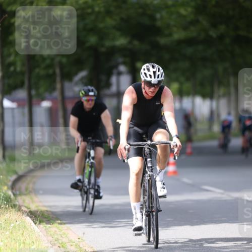 10.08.2025 - GEWOBA Citytriathlon Bremen Yannick Fuchs http://msf.ph/oto/8541611 10.08.2025 12:45:56 Radfahren 574, 651, 674, 685, 697, 748, 771, 812, 898, 928, 929 meine-sportfotos.de