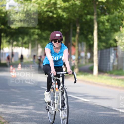 10.08.2025 - GEWOBA Citytriathlon Bremen Yannick Fuchs http://msf.ph/oto/8541616 10.08.2025 10:37:45 Radfahren 33, 49, 69, 75, 123, 219, 375, 402, 458, 474, 485, 501 meine-sportfotos.de