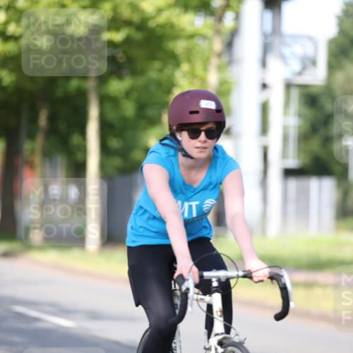 10.08.2025 - GEWOBA Citytriathlon Bremen Yannick Fuchs http://msf.ph/oto/8541625 10.08.2025 10:37:46 Radfahren 33, 49, 69, 75, 123, 219, 375, 402, 458, 474, 485, 501 meine-sportfotos.de