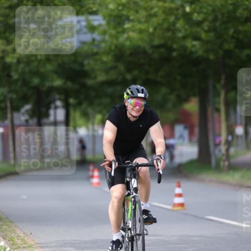 10.08.2025 - GEWOBA Citytriathlon Bremen Yannick Fuchs http://msf.ph/oto/8541629 10.08.2025 12:45:57 Radfahren 574, 651, 674, 685, 697, 748, 771, 812, 898, 928, 929 meine-sportfotos.de