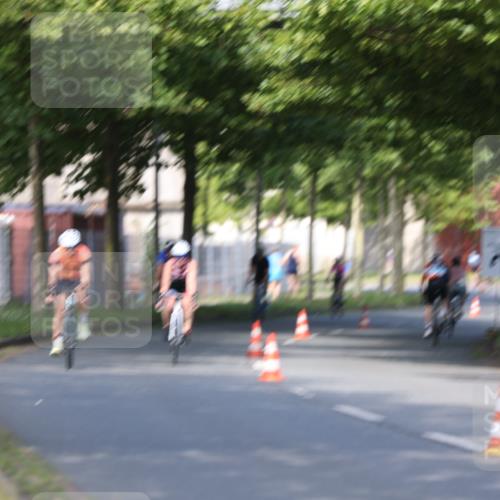 10.08.2025 - GEWOBA Citytriathlon Bremen Yannick Fuchs http://msf.ph/oto/8541634 10.08.2025 10:37:48 Radfahren 33, 49, 69, 75, 123, 219, 375, 402, 458, 474, 485, 501 meine-sportfotos.de