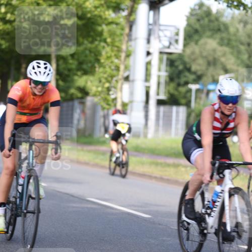 10.08.2025 - GEWOBA Citytriathlon Bremen Yannick Fuchs http://msf.ph/oto/8541642 10.08.2025 10:37:52 Radfahren 49, 69, 123, 375, 402, 458, 474, 501 meine-sportfotos.de