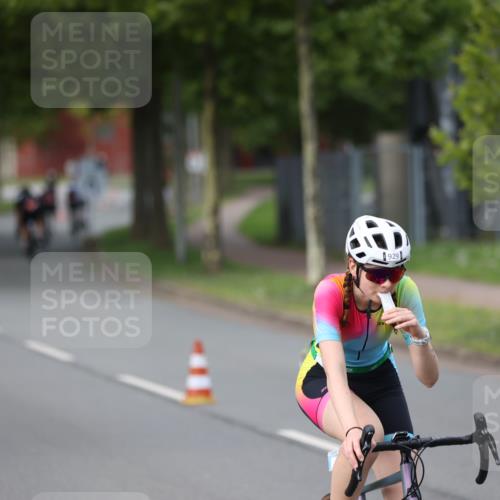 10.08.2025 - GEWOBA Citytriathlon Bremen Yannick Fuchs http://msf.ph/oto/8541644 10.08.2025 12:46:05 Radfahren 674, 685, 697, 929, 1011 meine-sportfotos.de