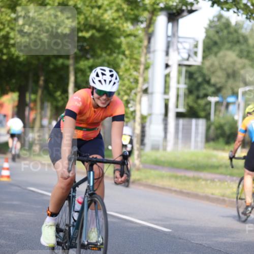 10.08.2025 - GEWOBA Citytriathlon Bremen Yannick Fuchs http://msf.ph/oto/8541646 10.08.2025 10:37:53 Radfahren 49, 69, 375, 402, 458, 474, 501 meine-sportfotos.de