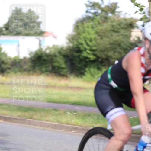 10.08.2025 - GEWOBA Citytriathlon Bremen Yannick Fuchs http://msf.ph/oto/8541652 10.08.2025 10:37:53 Radfahren 49, 69, 375, 402, 458, 474, 501 meine-sportfotos.de
