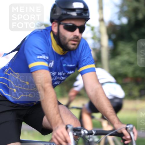 10.08.2025 - GEWOBA Citytriathlon Bremen Yannick Fuchs http://msf.ph/oto/8541657 10.08.2025 10:37:56 Radfahren 69, 375, 402, 458, 474, 501 meine-sportfotos.de