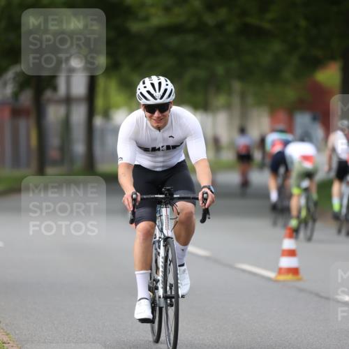 10.08.2025 - GEWOBA Citytriathlon Bremen Yannick Fuchs http://msf.ph/oto/8541660 10.08.2025 12:46:22 Radfahren 625, 948, 1011 meine-sportfotos.de