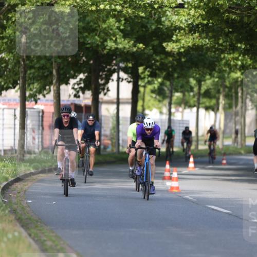 10.08.2025 - GEWOBA Citytriathlon Bremen Yannick Fuchs http://msf.ph/oto/8541663 10.08.2025 10:38:15 Radfahren 5, 19, 93, 101, 207, 247, 391, 463, 482 meine-sportfotos.de