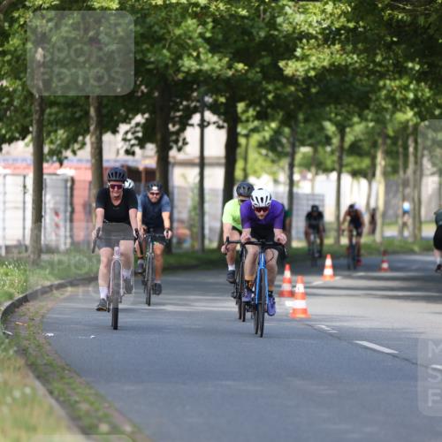 10.08.2025 - GEWOBA Citytriathlon Bremen Yannick Fuchs http://msf.ph/oto/8541666 10.08.2025 10:38:15 Radfahren 5, 19, 93, 101, 207, 247, 391, 463, 482 meine-sportfotos.de
