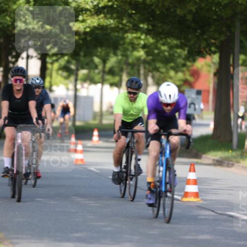 10.08.2025 - GEWOBA Citytriathlon Bremen Yannick Fuchs http://msf.ph/oto/8541681 10.08.2025 10:38:17 Radfahren 5, 19, 93, 101, 207, 247, 391, 463, 482 meine-sportfotos.de