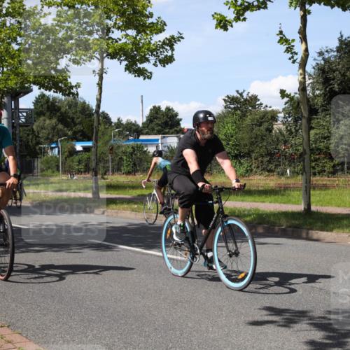 10.08.2025 - GEWOBA Citytriathlon Bremen Yannick Fuchs http://msf.ph/oto/8541687 10.08.2025 14:30:01 Radfahren 42, 95, 112, 183, 275, 315, 327, 337, 429, 454, 468 meine-sportfotos.de