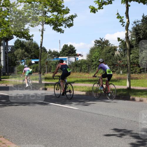 10.08.2025 - GEWOBA Citytriathlon Bremen Yannick Fuchs http://msf.ph/oto/8541698 10.08.2025 14:30:03 Radfahren 42, 95, 112, 183, 275, 315, 327, 337, 400, 402, 429, 454, 468 meine-sportfotos.de