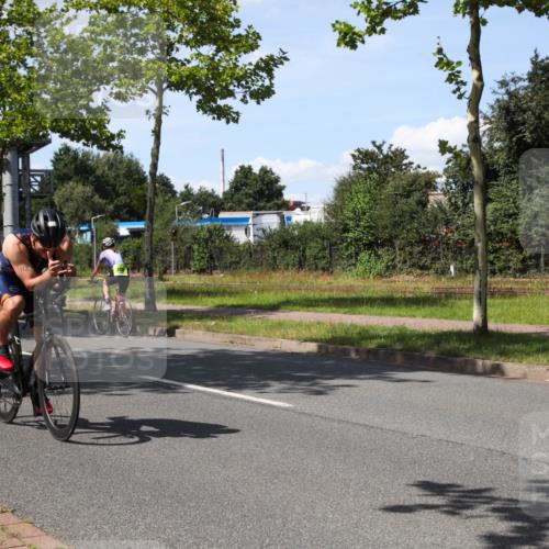 10.08.2025 - GEWOBA Citytriathlon Bremen Yannick Fuchs http://msf.ph/oto/8541702 10.08.2025 14:30:04 Radfahren 42, 95, 112, 183, 275, 315, 327, 337, 400, 402, 429, 454 meine-sportfotos.de