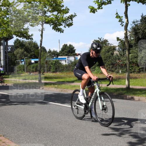 10.08.2025 - GEWOBA Citytriathlon Bremen Yannick Fuchs http://msf.ph/oto/8541710 10.08.2025 14:30:05 Radfahren 42, 95, 112, 149, 183, 315, 327, 337, 400, 402, 429, 454 meine-sportfotos.de