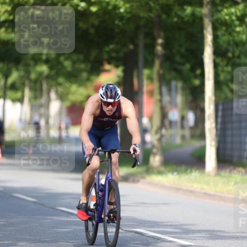10.08.2025 - GEWOBA Citytriathlon Bremen Yannick Fuchs http://msf.ph/oto/8541724 10.08.2025 10:38:21 Radfahren 5, 19, 93, 101, 207, 211, 247, 391, 463, 475, 482 meine-sportfotos.de