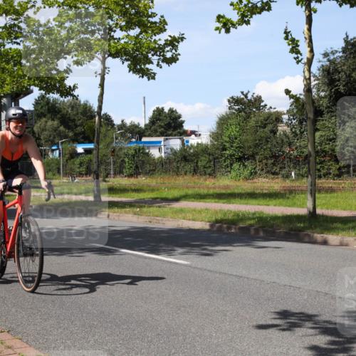 10.08.2025 - GEWOBA Citytriathlon Bremen Yannick Fuchs http://msf.ph/oto/8541754 10.08.2025 14:30:10 Radfahren 42, 66, 95, 112, 148, 149, 315, 337, 374, 400, 402, 410, 429, 454 meine-sportfotos.de