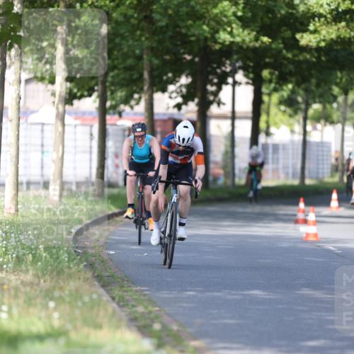 10.08.2025 - GEWOBA Citytriathlon Bremen Yannick Fuchs http://msf.ph/oto/8541756 10.08.2025 10:38:29 Radfahren 5, 19, 93, 101, 163, 207, 211, 247, 391, 463, 475, 513 meine-sportfotos.de