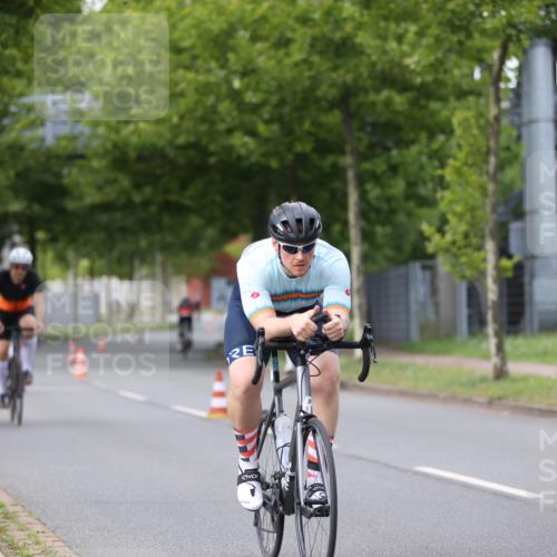 10.08.2025 - GEWOBA Citytriathlon Bremen Yannick Fuchs http://msf.ph/oto/8541763 10.08.2025 12:46:43 Radfahren 576, 605, 799, 823, 903, 918, 962, 1007, 1020 meine-sportfotos.de