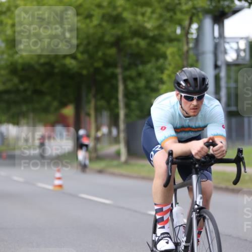 10.08.2025 - GEWOBA Citytriathlon Bremen Yannick Fuchs http://msf.ph/oto/8541769 10.08.2025 12:46:43 Radfahren 576, 605, 799, 823, 903, 918, 962, 1007, 1020 meine-sportfotos.de