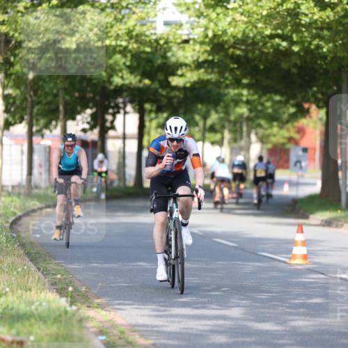 10.08.2025 - GEWOBA Citytriathlon Bremen Yannick Fuchs http://msf.ph/oto/8541770 10.08.2025 10:38:30 Radfahren 5, 19, 93, 101, 163, 207, 211, 247, 391, 463, 475, 513 meine-sportfotos.de