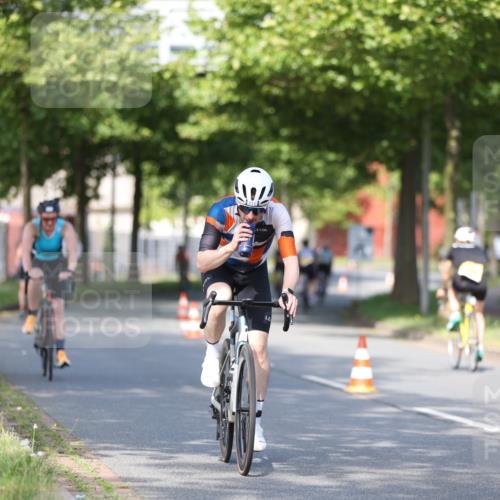 10.08.2025 - GEWOBA Citytriathlon Bremen Yannick Fuchs http://msf.ph/oto/8541773 10.08.2025 10:38:30 Radfahren 5, 19, 93, 101, 163, 207, 211, 247, 391, 463, 475, 513 meine-sportfotos.de