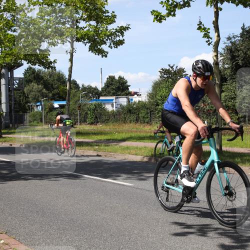 10.08.2025 - GEWOBA Citytriathlon Bremen Yannick Fuchs http://msf.ph/oto/8541800 10.08.2025 14:30:18 Radfahren 8, 33, 42, 66, 95, 112, 148, 149, 329, 338, 347, 361, 374, 400, 402, 410, 429, 492 meine-sportfotos.de