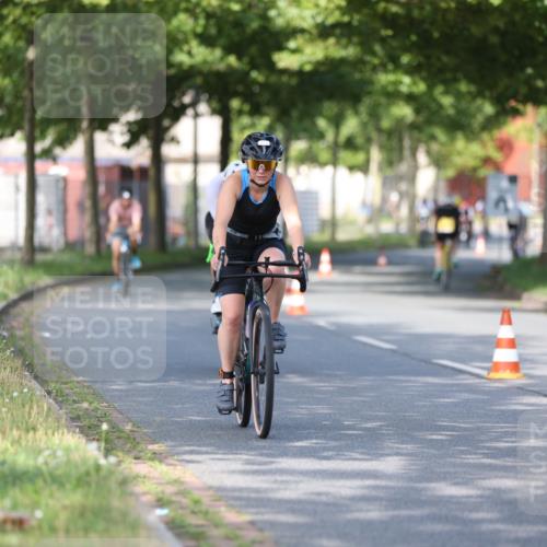 10.08.2025 - GEWOBA Citytriathlon Bremen Yannick Fuchs http://msf.ph/oto/8541805 10.08.2025 10:38:34 Radfahren 5, 31, 63, 101, 163, 211, 391, 429, 443, 463, 475, 513 meine-sportfotos.de