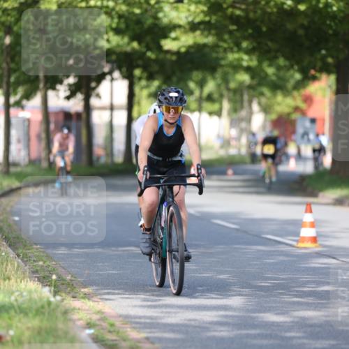 10.08.2025 - GEWOBA Citytriathlon Bremen Yannick Fuchs http://msf.ph/oto/8541807 10.08.2025 10:38:34 Radfahren 5, 31, 63, 101, 163, 211, 391, 429, 443, 463, 475, 513 meine-sportfotos.de