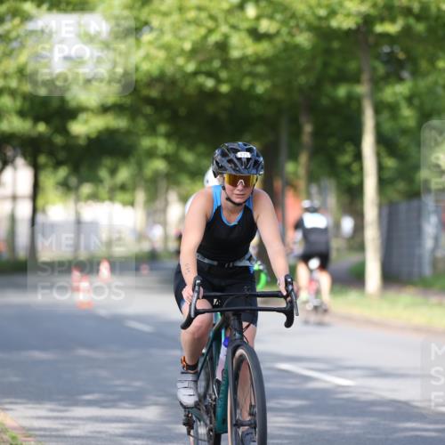 10.08.2025 - GEWOBA Citytriathlon Bremen Yannick Fuchs http://msf.ph/oto/8541818 10.08.2025 10:38:35 Radfahren 5, 31, 63, 101, 163, 211, 391, 429, 443, 463, 475, 513 meine-sportfotos.de