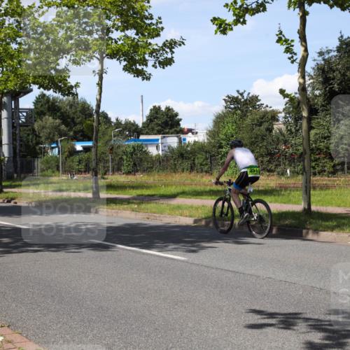 10.08.2025 - GEWOBA Citytriathlon Bremen Yannick Fuchs http://msf.ph/oto/8541820 10.08.2025 14:30:20 Radfahren 8, 33, 66, 95, 148, 149, 329, 338, 347, 361, 374, 400, 402, 410, 429, 492 meine-sportfotos.de