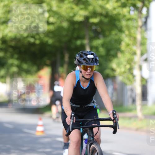 10.08.2025 - GEWOBA Citytriathlon Bremen Yannick Fuchs http://msf.ph/oto/8541824 10.08.2025 10:38:35 Radfahren 5, 31, 63, 101, 163, 211, 391, 429, 443, 463, 475, 513 meine-sportfotos.de