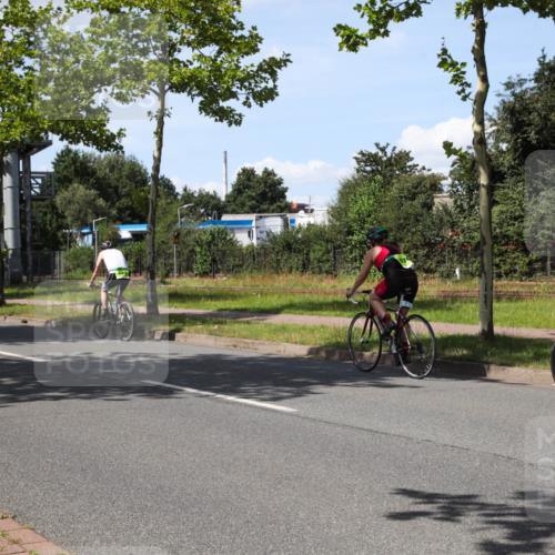 10.08.2025 - GEWOBA Citytriathlon Bremen Yannick Fuchs http://msf.ph/oto/8541826 10.08.2025 14:30:21 Radfahren 8, 33, 66, 148, 149, 329, 338, 347, 361, 374, 400, 402, 410, 429, 492 meine-sportfotos.de
