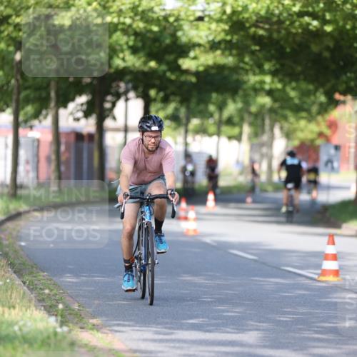 10.08.2025 - GEWOBA Citytriathlon Bremen Yannick Fuchs http://msf.ph/oto/8541834 10.08.2025 10:38:38 Radfahren 31, 63, 119, 163, 211, 429, 443, 463, 475, 506, 513 meine-sportfotos.de