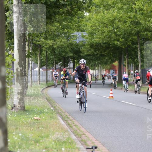 10.08.2025 - GEWOBA Citytriathlon Bremen Yannick Fuchs http://msf.ph/oto/8541852 10.08.2025 12:46:59 Radfahren 583, 622, 659, 733, 760, 769, 799, 823, 960, 968, 1020 meine-sportfotos.de