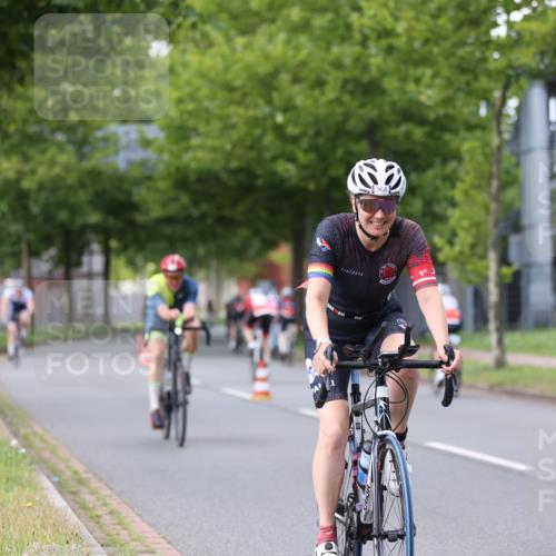 10.08.2025 - GEWOBA Citytriathlon Bremen Yannick Fuchs http://msf.ph/oto/8541868 10.08.2025 12:47:00 Radfahren 583, 622, 640, 659, 733, 760, 769, 799, 823, 960, 968, 1020 meine-sportfotos.de
