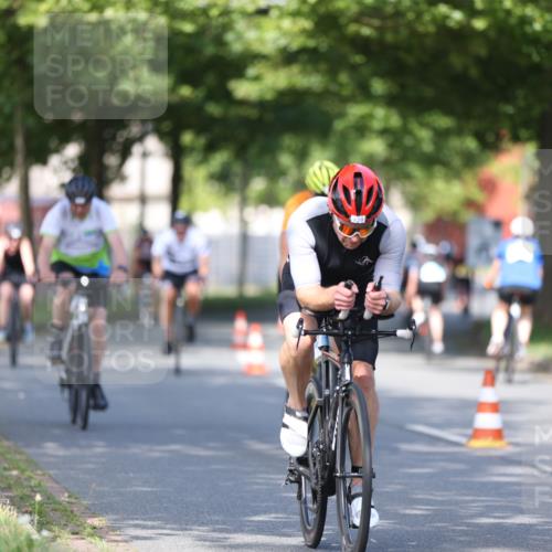 10.08.2025 - GEWOBA Citytriathlon Bremen Yannick Fuchs http://msf.ph/oto/8541875 10.08.2025 10:38:45 Radfahren 31, 63, 119, 163, 211, 429, 443, 506, 513 meine-sportfotos.de