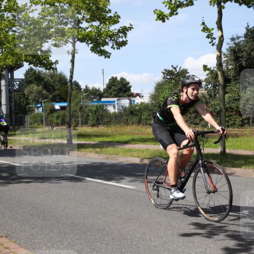 10.08.2025 - GEWOBA Citytriathlon Bremen Yannick Fuchs http://msf.ph/oto/8541880 10.08.2025 14:30:29 Radfahren 8, 33, 66, 107, 148, 149, 178, 328, 329, 338, 341, 345, 347, 356, 361, 374, 381, 409, 410, 461, 492 meine-sportfotos.de