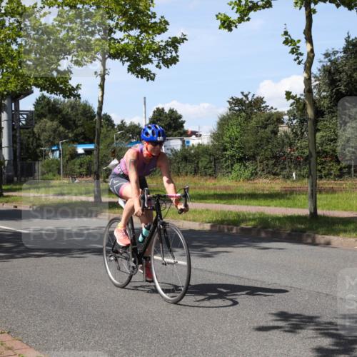 10.08.2025 - GEWOBA Citytriathlon Bremen Yannick Fuchs http://msf.ph/oto/8541891 10.08.2025 14:30:30 Radfahren 8, 12, 33, 66, 107, 148, 149, 178, 328, 329, 338, 341, 345, 347, 356, 361, 374, 381, 409, 410, 461, 492 meine-sportfotos.de