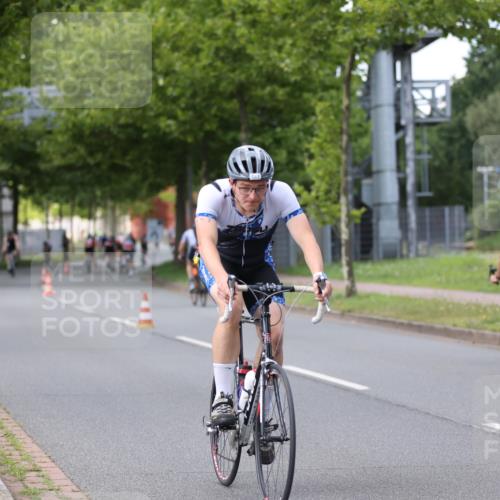 10.08.2025 - GEWOBA Citytriathlon Bremen Yannick Fuchs http://msf.ph/oto/8541898 10.08.2025 12:47:03 Radfahren 583, 622, 640, 659, 675, 733, 751, 760, 769, 799, 823, 875, 960, 968, 1013 meine-sportfotos.de