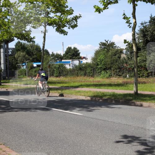 10.08.2025 - GEWOBA Citytriathlon Bremen Yannick Fuchs http://msf.ph/oto/8541901 10.08.2025 14:30:32 Radfahren 8, 12, 33, 66, 107, 148, 178, 328, 329, 338, 341, 345, 347, 356, 361, 374, 381, 409, 410, 461, 492 meine-sportfotos.de