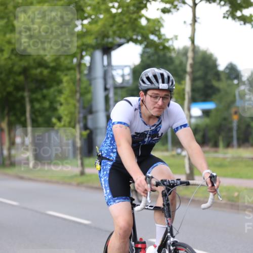 10.08.2025 - GEWOBA Citytriathlon Bremen Yannick Fuchs http://msf.ph/oto/8541906 10.08.2025 12:47:04 Radfahren 583, 622, 640, 659, 675, 733, 751, 760, 769, 875, 960, 968, 1013 meine-sportfotos.de