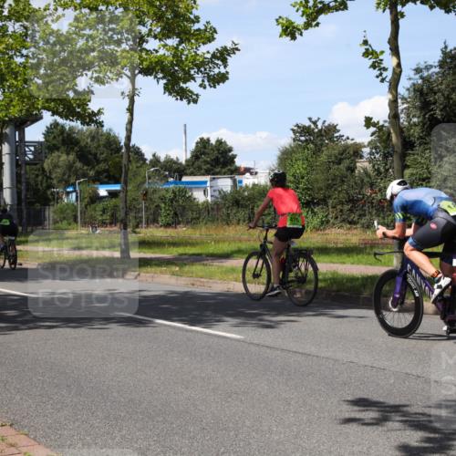 10.08.2025 - GEWOBA Citytriathlon Bremen Yannick Fuchs http://msf.ph/oto/8541907 10.08.2025 14:30:33 Radfahren 8, 12, 33, 107, 178, 328, 329, 338, 341, 345, 347, 356, 361, 374, 381, 399, 409, 410, 461, 492 meine-sportfotos.de