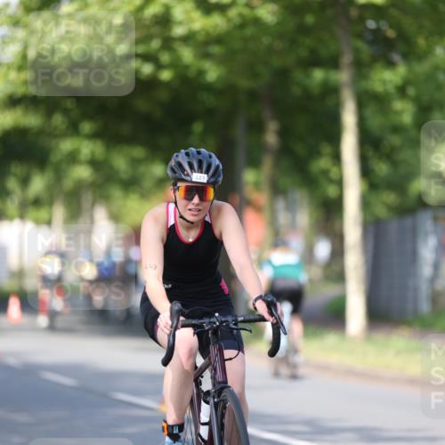 10.08.2025 - GEWOBA Citytriathlon Bremen Yannick Fuchs http://msf.ph/oto/8541908 10.08.2025 10:38:49 Radfahren 31, 63, 119, 163, 417, 429, 443, 498, 506, 513 meine-sportfotos.de