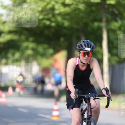 10.08.2025 - GEWOBA Citytriathlon Bremen Yannick Fuchs http://msf.ph/oto/8541913 10.08.2025 10:38:49 Radfahren 31, 63, 119, 163, 417, 429, 443, 498, 506, 513 meine-sportfotos.de