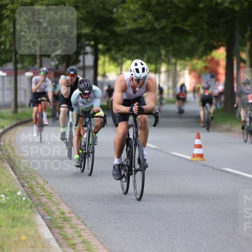 10.08.2025 - GEWOBA Citytriathlon Bremen Yannick Fuchs http://msf.ph/oto/8541916 10.08.2025 12:47:07 Radfahren 573, 583, 622, 640, 659, 675, 733, 751, 760, 769, 875, 960, 968, 1013 meine-sportfotos.de