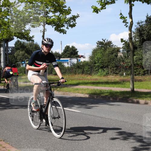 10.08.2025 - GEWOBA Citytriathlon Bremen Yannick Fuchs http://msf.ph/oto/8541918 10.08.2025 14:30:34 Radfahren 8, 12, 33, 107, 178, 328, 329, 338, 341, 345, 347, 356, 361, 381, 399, 409, 410, 416, 461, 492 meine-sportfotos.de