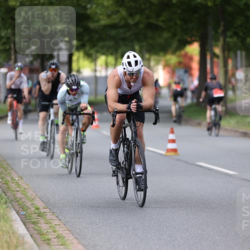 10.08.2025 - GEWOBA Citytriathlon Bremen Yannick Fuchs http://msf.ph/oto/8541919 10.08.2025 12:47:07 Radfahren 573, 583, 622, 640, 659, 675, 733, 751, 760, 769, 875, 960, 968, 1013 meine-sportfotos.de