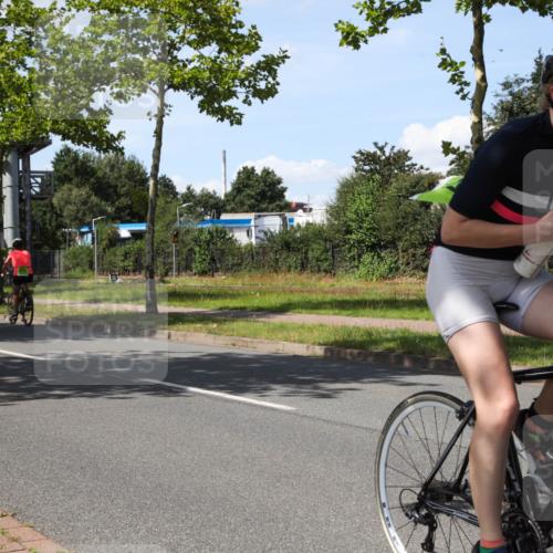 10.08.2025 - GEWOBA Citytriathlon Bremen Yannick Fuchs http://msf.ph/oto/8541921 10.08.2025 14:30:34 Radfahren 8, 12, 33, 107, 178, 328, 329, 338, 341, 345, 347, 356, 361, 381, 399, 409, 410, 416, 461, 492 meine-sportfotos.de