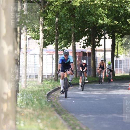10.08.2025 - GEWOBA Citytriathlon Bremen Yannick Fuchs http://msf.ph/oto/8541942 10.08.2025 10:39:00 Radfahren 111, 113, 119, 417, 472, 498, 499, 506 meine-sportfotos.de